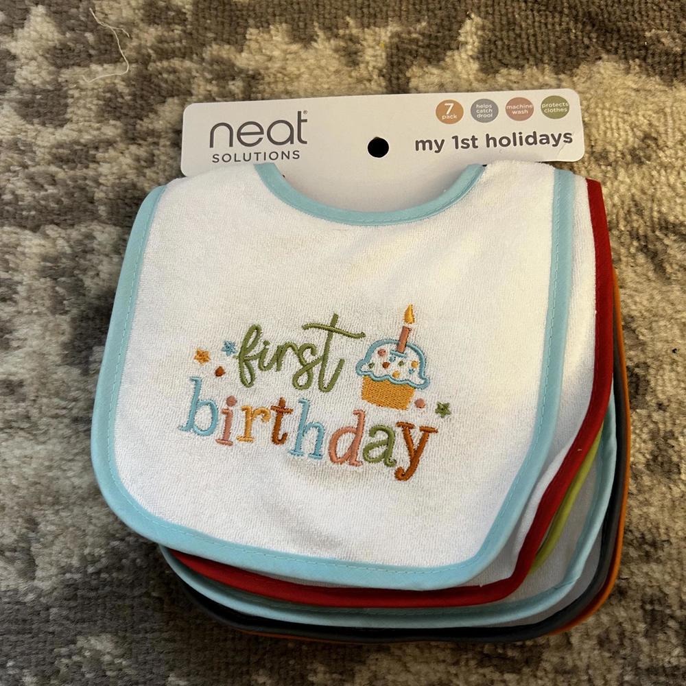 Neat Solutions Seven Bibs First Holidays (NEW)